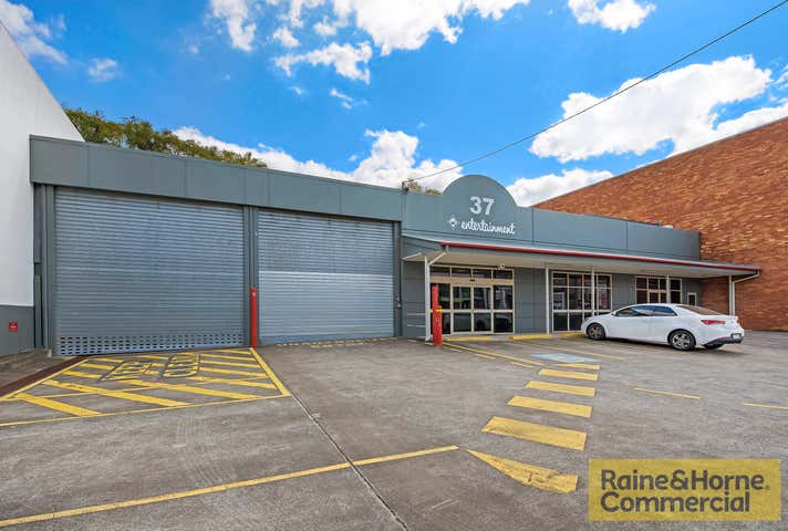 37 Douglas Street Milton QLD 4064 - Image 13