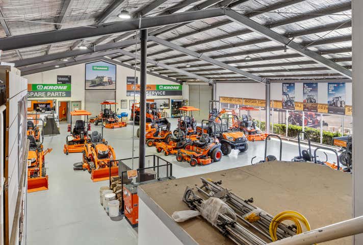 12 Wiltshire Lane Delacombe VIC 3356 - Image 4