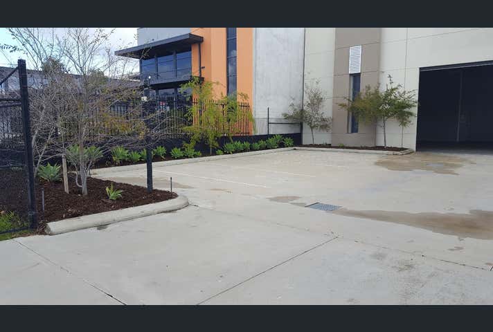 1/23 Christable Way Landsdale WA 6065 - Image 2