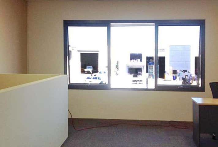 22 Dillington Pass Landsdale WA 6065 - Image 4