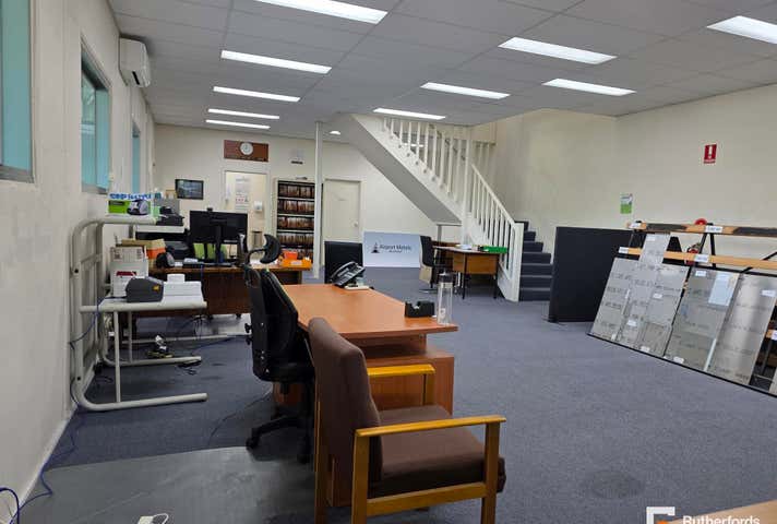 26 Lillee Crescent Tullamarine VIC 3043 - Image 2