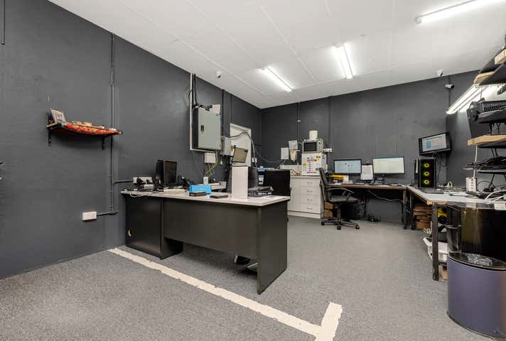 2 & 3, 579 -581 Ross River Road Kirwan QLD 4817 - Image 6