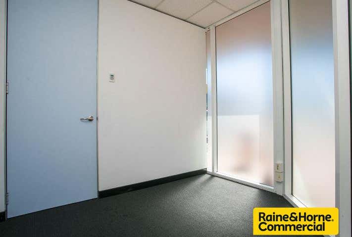 Unit 4 / 1892 Beach Road Malaga WA 6090 - Image 12