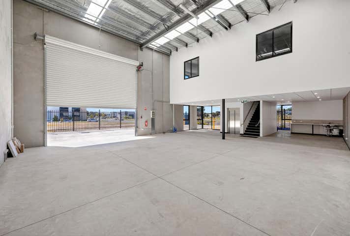 1/18 Cylinders Drive Torquay VIC 3228 - Image 2