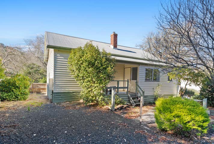 694-696 Mount Macedon Road Mount Macedon VIC 3441 - Image 12