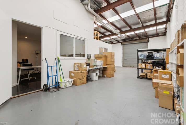 2/18 Diane Street Mornington VIC 3931 - Image 2