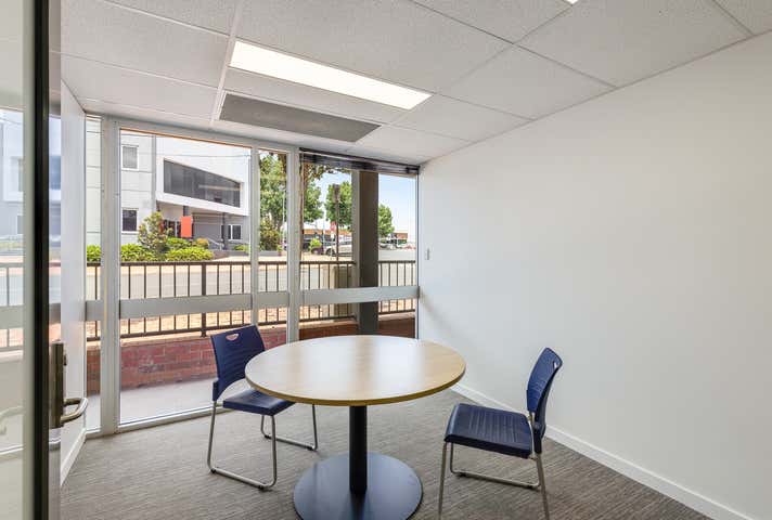 2/160 Hume Street East Toowoomba QLD 4350 - Image 4