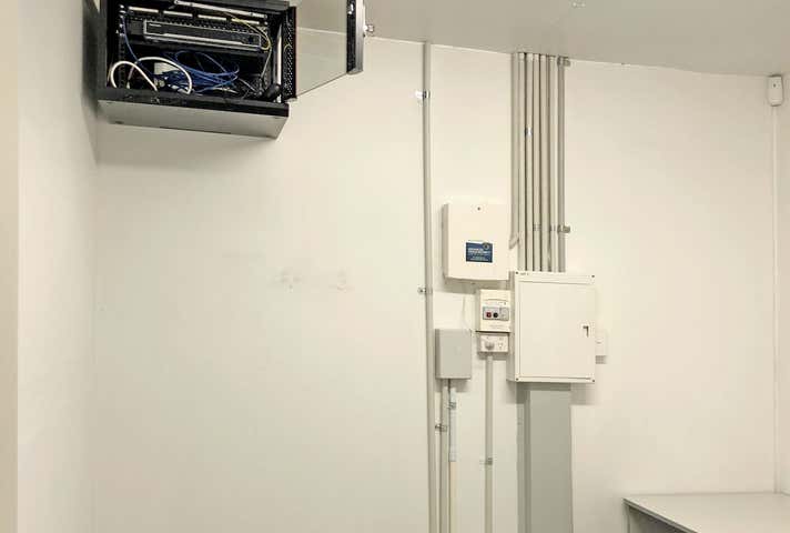 Unit 1, 18 Dillington Pass Landsdale WA 6065 - Image 5