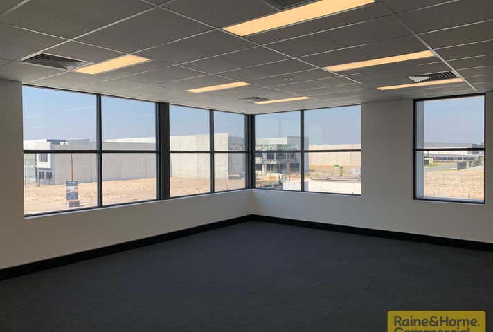 31 Barley Place Canning Vale WA 6155 - Image 4