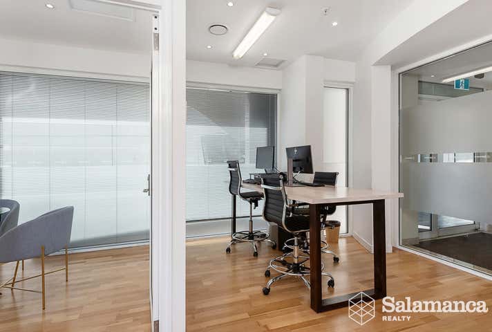 2/1 Castray Esplanade Battery Point TAS 7004 - Image 11