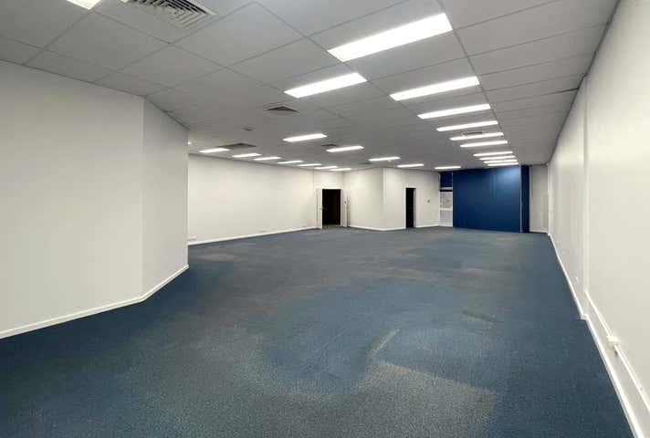 2/8 Paramount Dr Wangara WA 6065 - Image 4