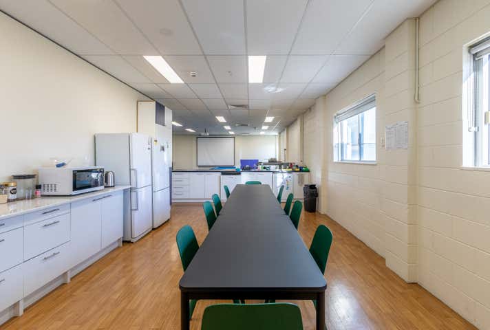 Whole Building, 5 Belmont Avenue Belmont WA 6104 - Image 12