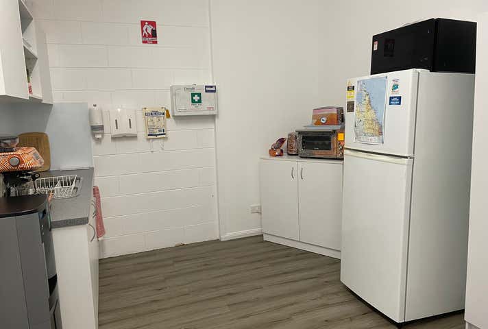 1/214 Mulgrave Road Westcourt QLD 4870 - Image 8