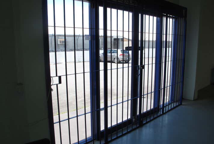 Unit 2, 83 Anzac avenue Redcliffe QLD 4020 - Image 4