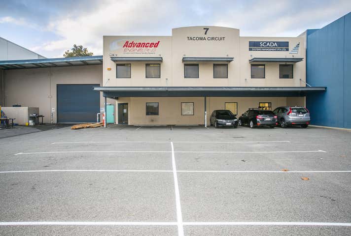 7 Tacoma Circuit Canning Vale WA 6155 - Image 2