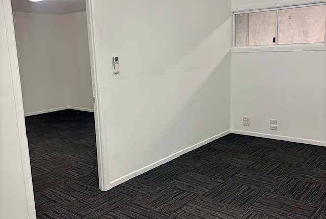 507 Olsen Ave Southport QLD 4215 - Image 9