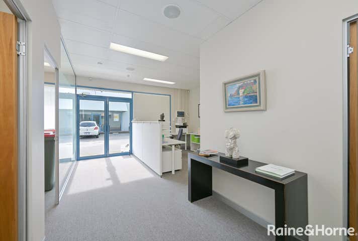 2/7 Cessnock Way Rockingham WA 6168 - Image 6