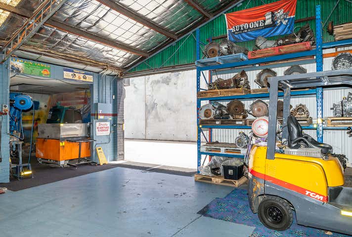 82 Elgee Road Midland WA 6056 - Image 11