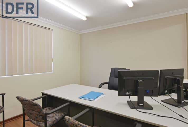 4 Kalmia Road Bibra Lake WA 6163 - Image 12