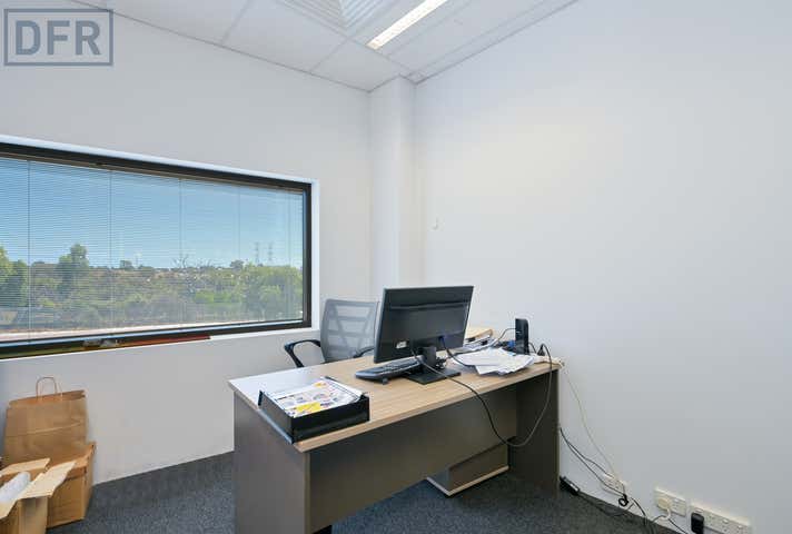 12W/817 Beeliar Drive Cockburn Central WA 6164 - Image 13