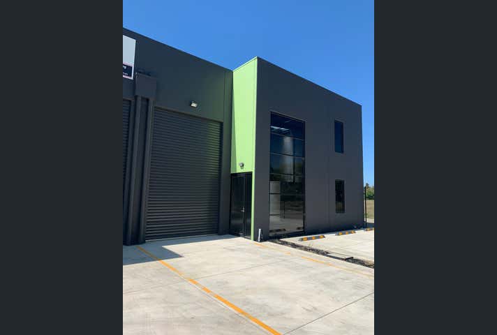 6/7 Seaside Parade North Shore VIC 3214 - Image 1