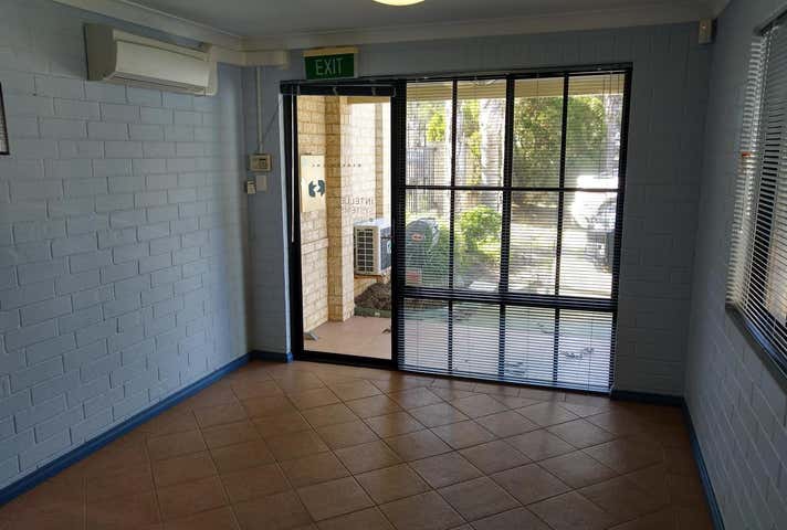 9B Weatherburn Way Kardinya WA 6163 - Image 2