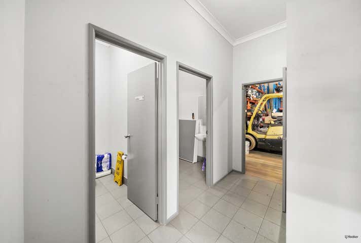 4/1 Crown Court Varsity Lakes QLD 4227 - Image 11