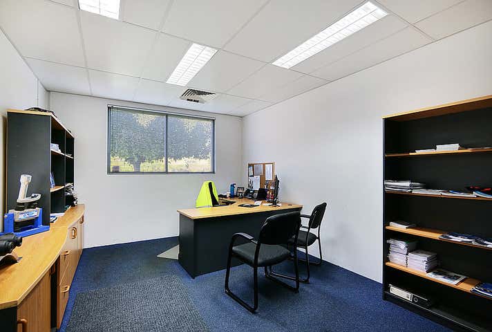 46 Tulloch Way Canning Vale WA 6155 - Image 10