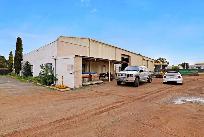4 Lower Park Road Maddington WA 6109 - Image 12