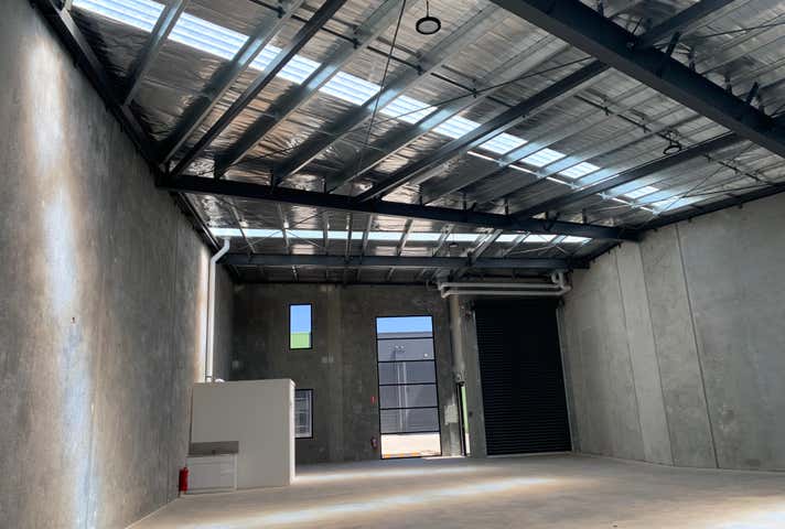 6/7 Seaside Parade North Shore VIC 3214 - Image 4