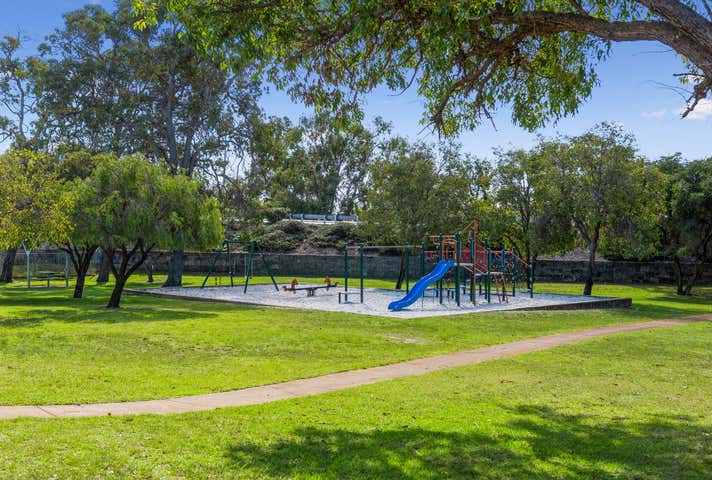 8 Osborne Place Stirling WA 6021 - Image 12