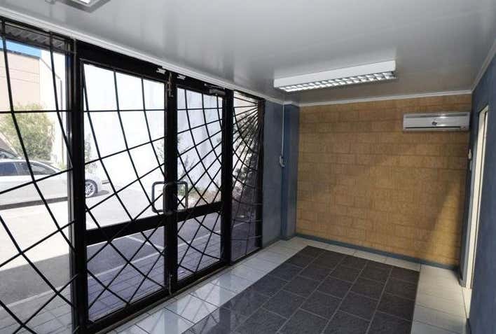 7/90 Distinction Rd Wangara WA 6065 - Image 2