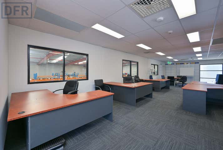 18 Bushland Ridge Bibra Lake WA 6163 - Image 13