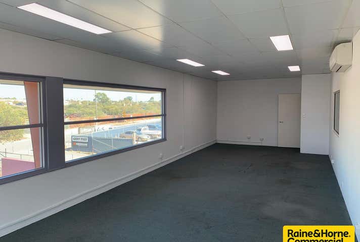 1/8 Hurley Street Canning Vale WA 6155 - Image 4