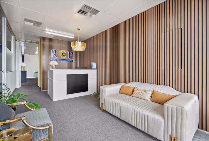 2/69 Pakington Street Geelong West VIC 3218 - Image 2