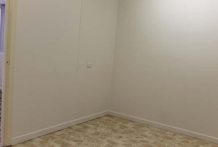 198 Lyon Road Aubin Grove WA 6164 - Image 14