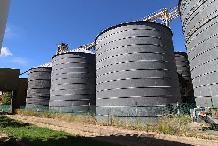 32 Fitzpatrick Street Oakey QLD 4401 - Image 4