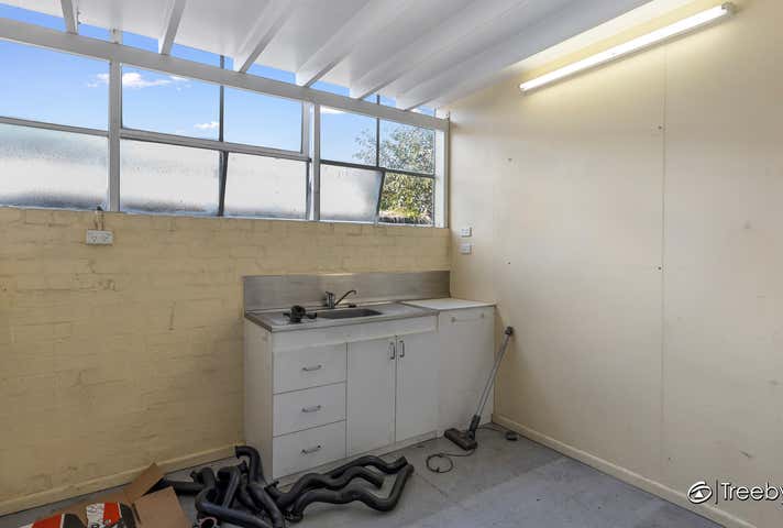 2/12 Molan Street Ringwood VIC 3134 - Image 15