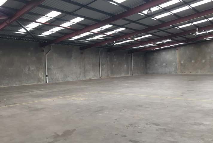 30 Tulloch Way Canning Vale WA 6155 - Image 5