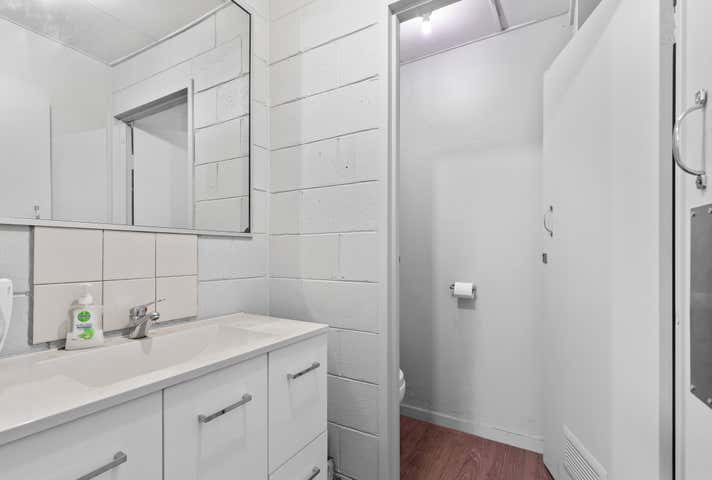 8/12-20 James Court Tottenham VIC 3012 - Image 8