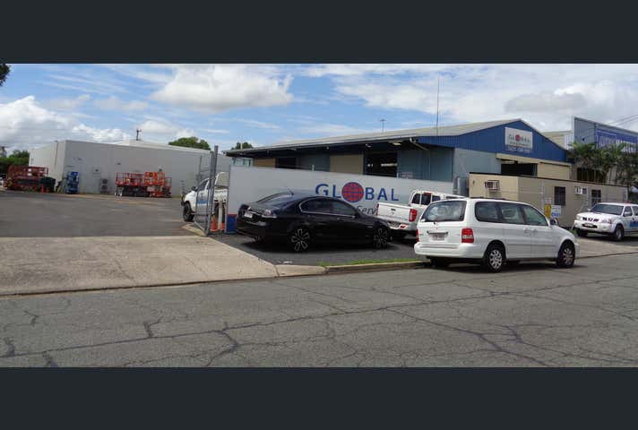 13-15 Knight Street Portsmith QLD 4870 - Image 1