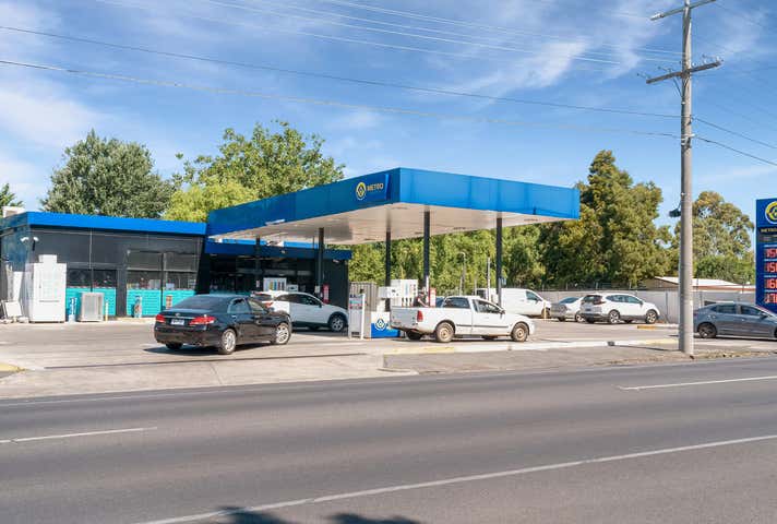 Metro Petroleum Fuel , 411 Main Road Golden Point VIC 3350 - Image 2