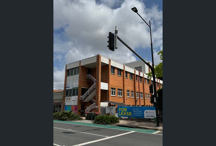 482 Kingsford Smith Drive Hamilton QLD 4007 - Image 3