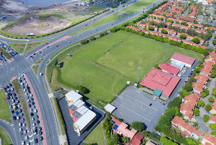 18 Fairway Drive Clear Island Waters QLD 4226 - Image 18