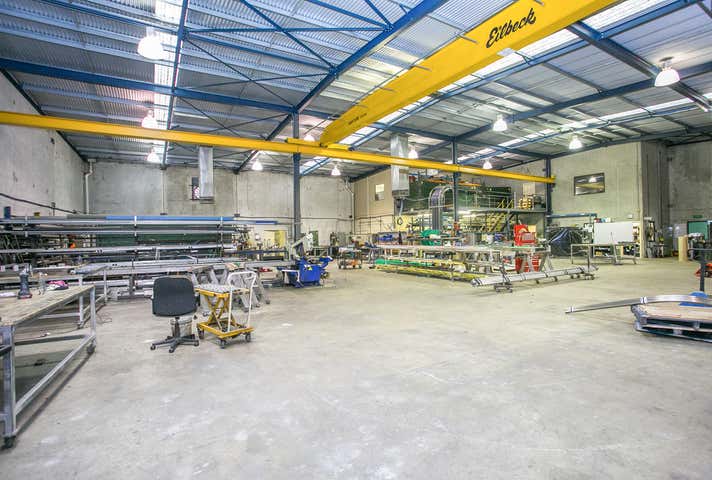 7 Tacoma Circuit Canning Vale WA 6155 - Image 5