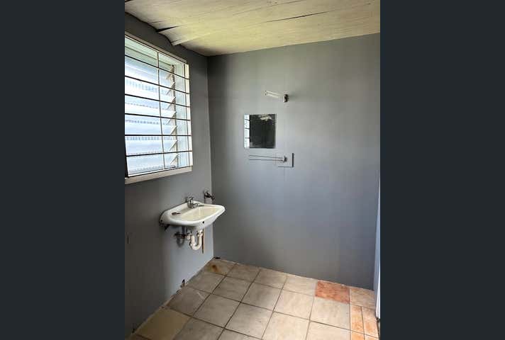 58 Morehead Street Bungalow QLD 4870 - Image 11
