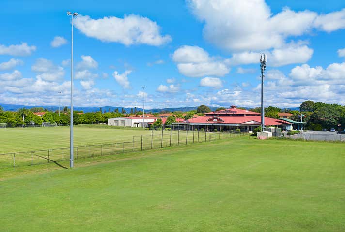 18 Fairway Drive Clear Island Waters QLD 4226 - Image 17