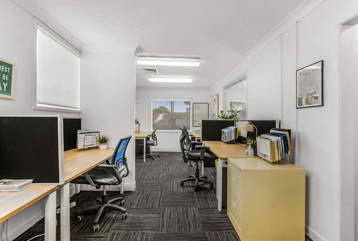 2 Kalimna Drive Broadbeach Waters QLD 4218 - Image 20