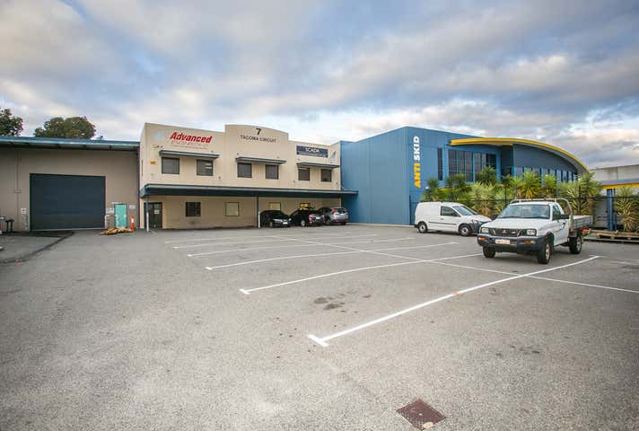 7 Tacoma Circuit Canning Vale WA 6155 - Image 13