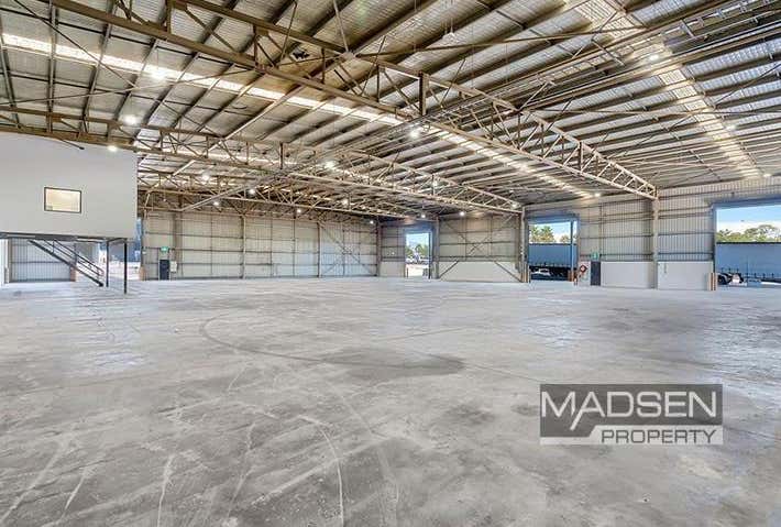 2 Stradbroke Street Heathwood QLD 4110 - Image 9